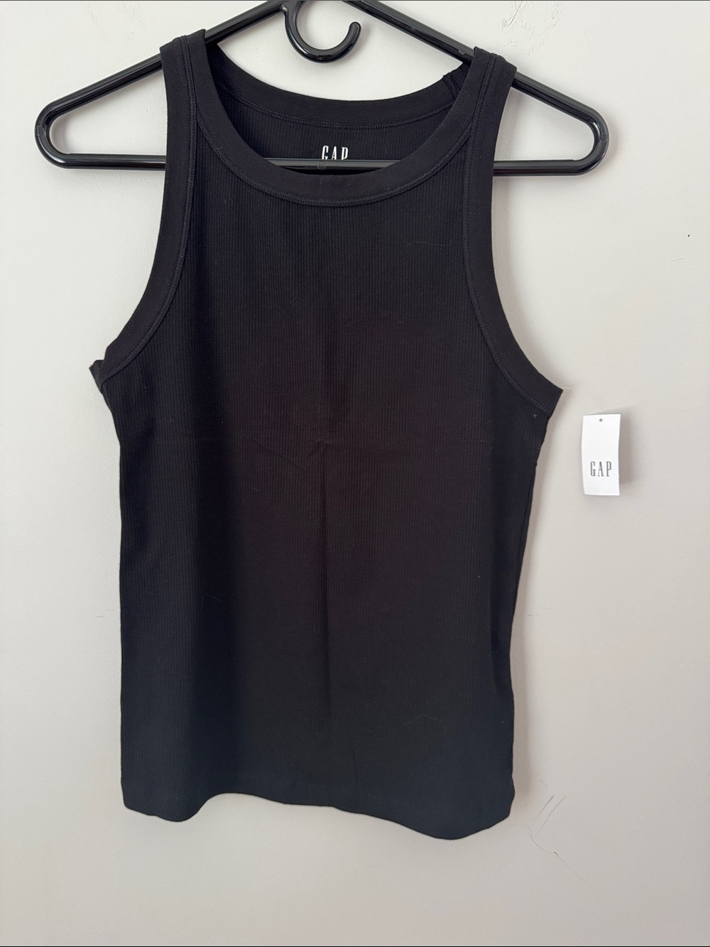 🆕 GAP Women's Black Racerback Ribbed Tank - M